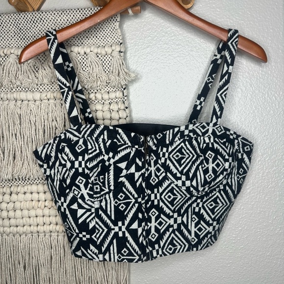 Forever 21 Black and White Tribal Print Tank Top - Picture 1 of 5